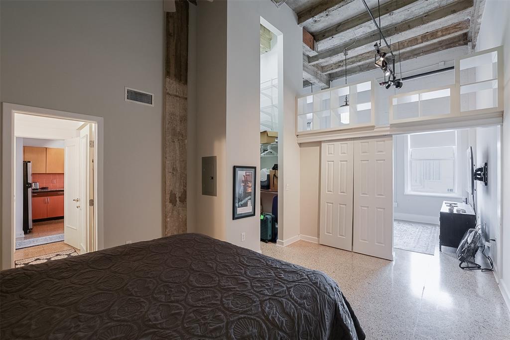 Texas & Pacific Lofts Condo - Residential Lease