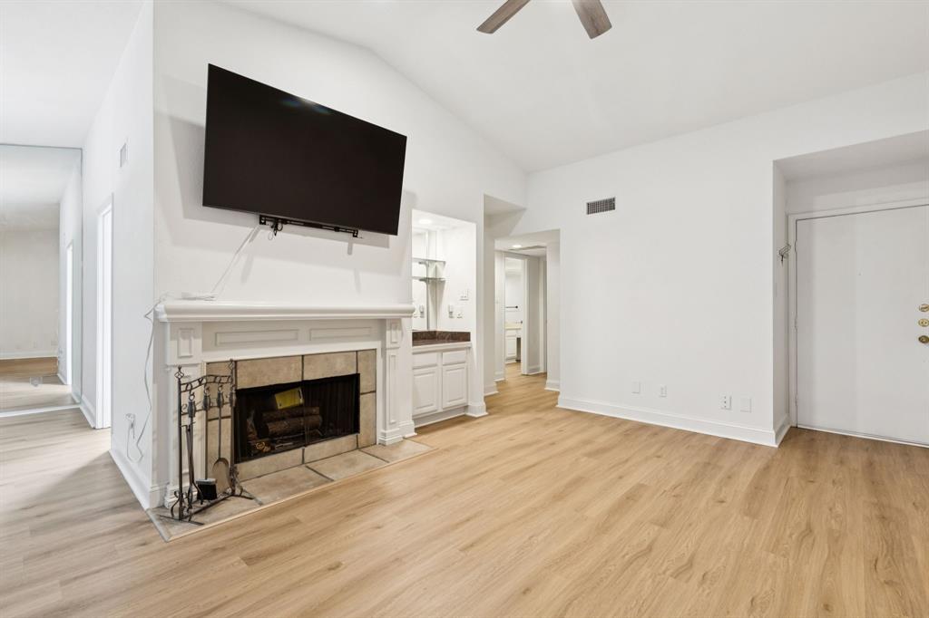 3550 Country Square Drive 412
