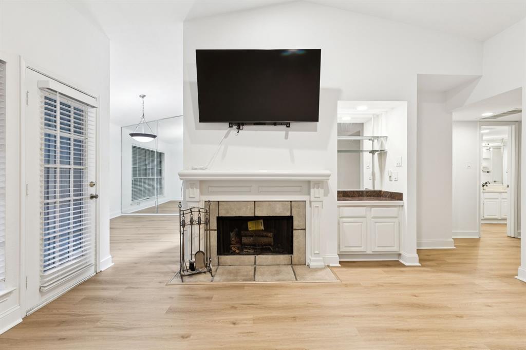 3550 Country Square Drive 412
