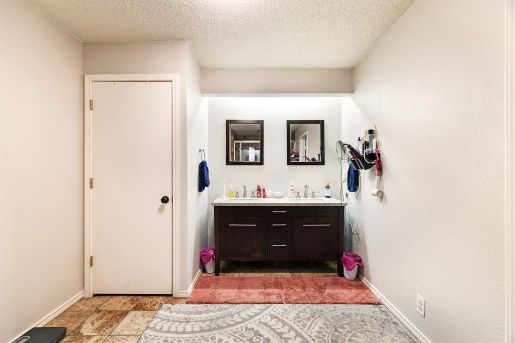 Twin Lakes - Residential