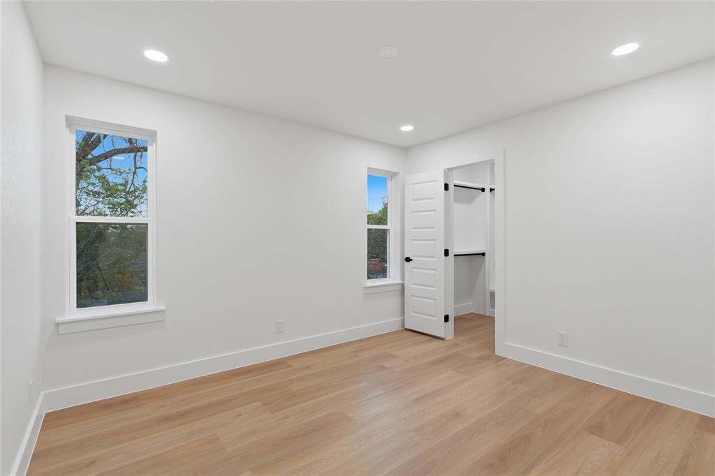 Lincoln Manor - Residential