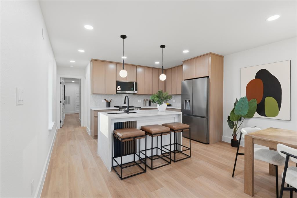 Lincoln Manor - Residential