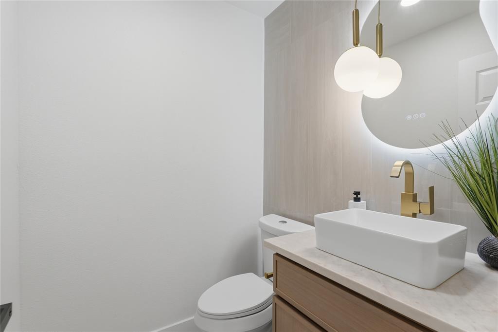 Lincoln Manor - Residential