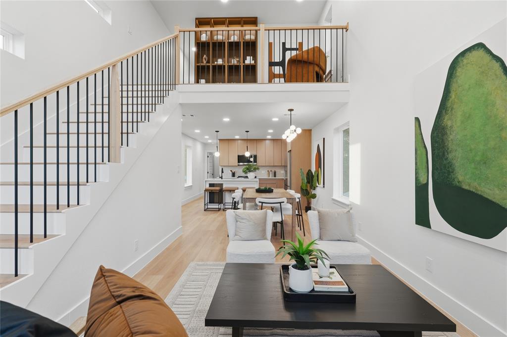 Lincoln Manor - Residential