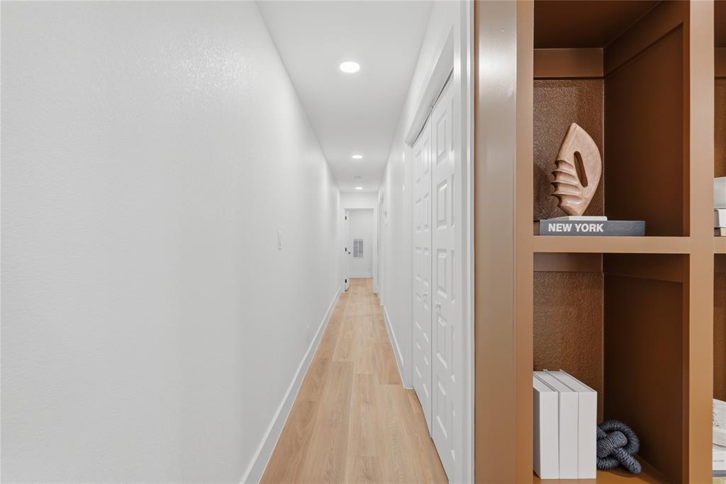 Lincoln Manor - Residential