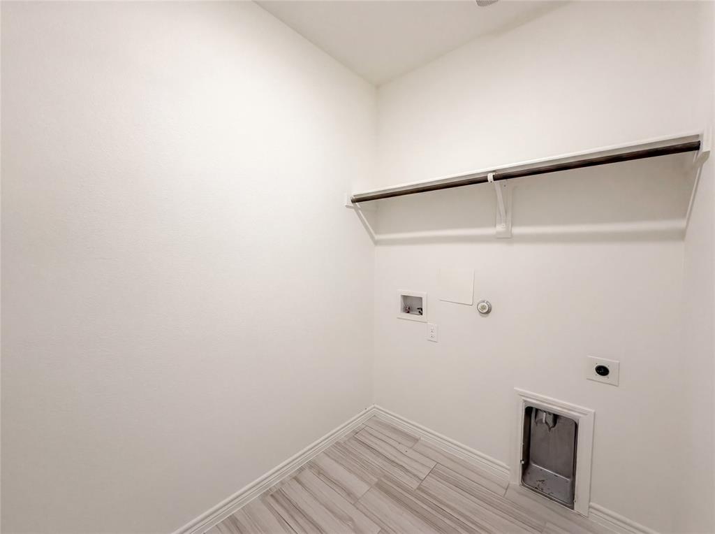 Brook Mdw - Residential