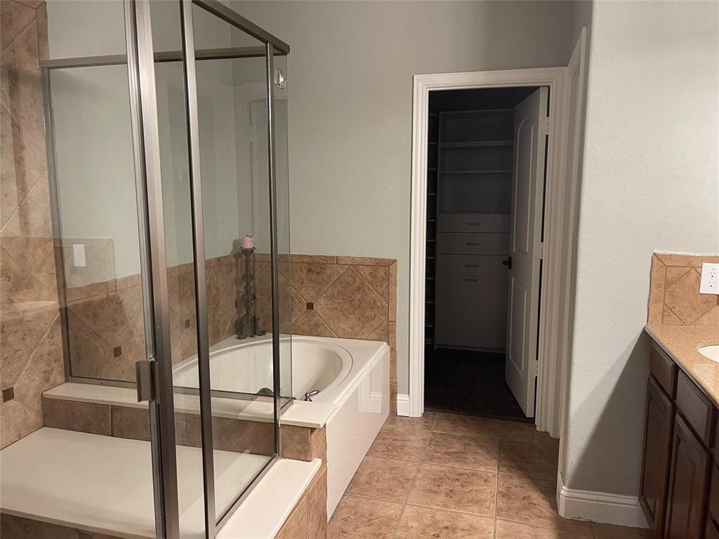 The Town Homes At Legacy Town Center - Residential Lease