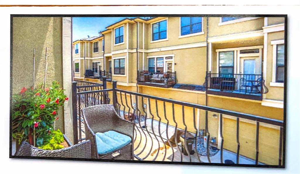The Town Homes At Legacy Town Center - Residential Lease