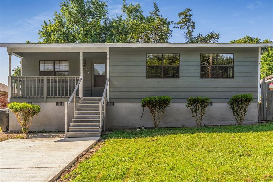 Welcome to Your Fully Renovated Modern Gem in the Heart of Dallas!
This beautifully updated 3-bedroom, 2-bathroom home is nestled in a prime Dallas location with unbeatable access to everything the city has to offer. Whether you're looking for convenience, comfort, or style — this home checks all the boxes!
Step inside to discover a bright, open floor plan featuring contemporary finishes throughout. Nearly every inch of this home has been upgraded for your peace of mind and long-term enjoyment:
Brand new roof
New water heater
Fresh paint inside and out
Updated plumbing
New laminate flooring an carpet throughout
Granite countertops & new cabinets
New ceiling fans
Central heating and air
The living space flows effortlessly to a spacious private deck — perfect for relaxing, entertaining, or soaking in the Texas sunshine.
Offered at an unbeatable price, $5000 Seller Concessions! This move-in ready home is a rare find in today’s market. Great investment opportunity! Limited Time Only! Don’t miss your chance to make it yours!