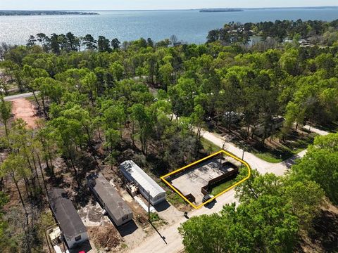 Photo of 111 Brackenridge, Livingston, TX 77351 (MLS # 21213603)