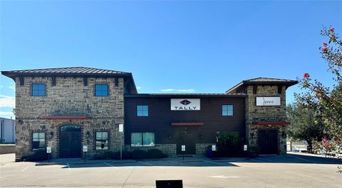 Photo of 1510 Fort Worth Highway, Weatherford, TX 76086 (MLS # 21420321)