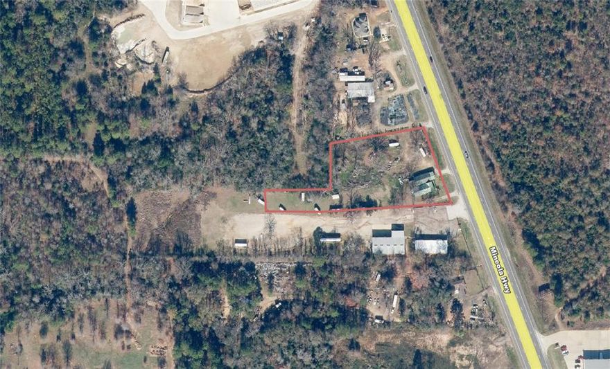 2.32 acres of commercial land available for lease on Hwy 69 N, featuring excellent visibility, high traffic counts, and convenient access. Well-suited for a variety of uses, including outdoor storage, trucking operations, vehicle sales, equipment rentals and more.  

26,838 vehicles per day (TXDOT 2023). 
No zoning restrictions. 
Yard and fence improvements available at increased rate.