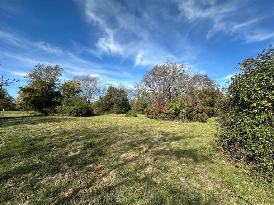 Come build or bring your dream home on this little slice of country! This Prime 1.6 Acres, has quick Access to Hwy 24 and I30 making it the ideal location with plenty of trees for shade and privacy.  This listing includes three parcels being sold together. - Delta County ID's 5393 , 5394 & 5395 total of 1.6067 Acres.