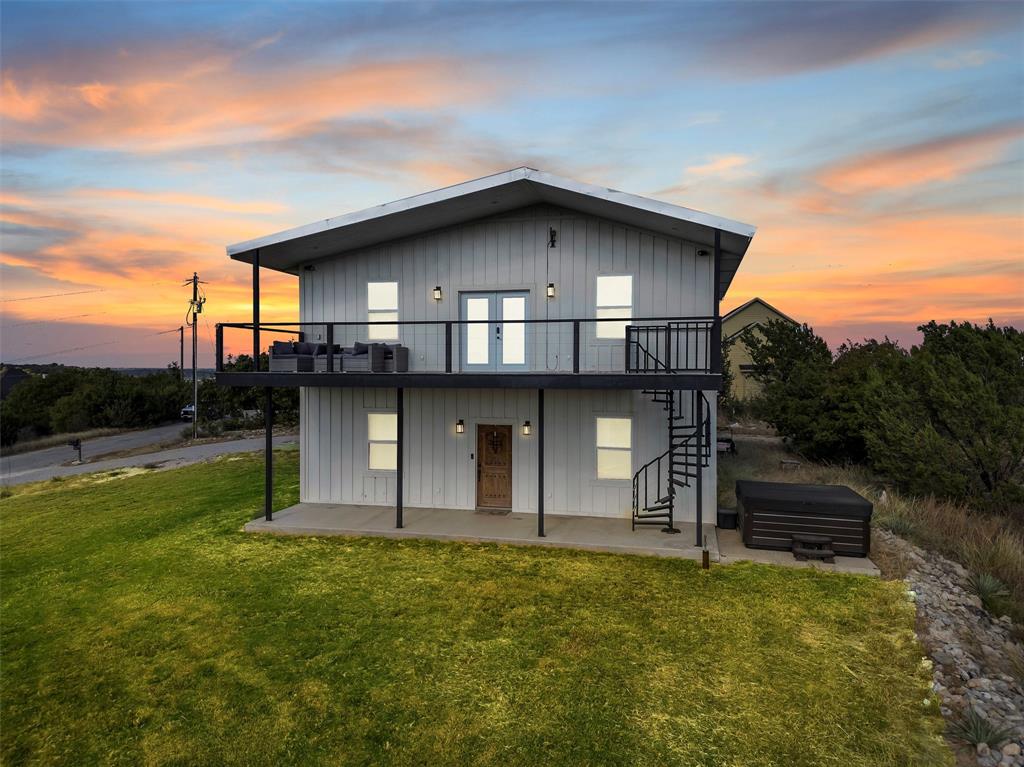 200 Peninsula Court