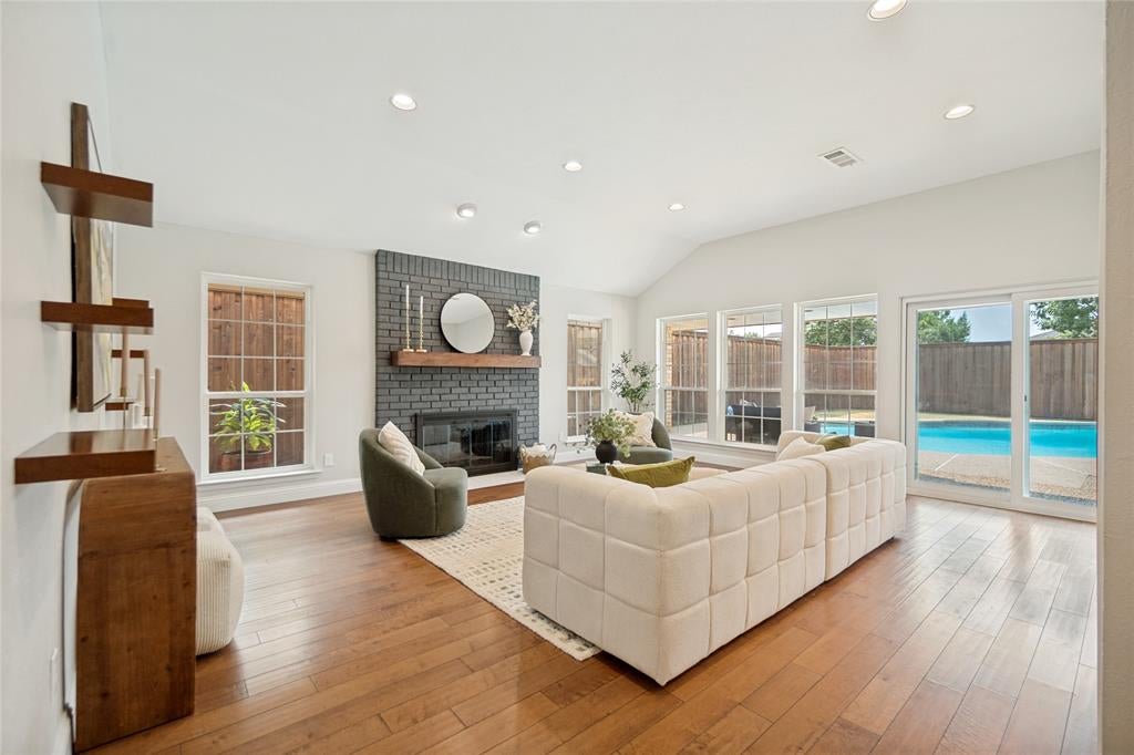 6204 La Cosa Drive
