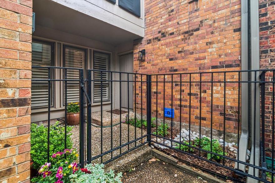 Incredible views of the large Greenbelt in Preston Square! Thoughtfully updated townhome offers a stylish and functional floorplan with a peaceful greenbelt backdrop. The home features a spacious living area with two dining spaces, providing flexibility for both everyday living and entertaining. The kitchen overlooks the main living area and includes recent stainless steel appliances, quartz countertops, and lots of storage, creating a practical and inviting space. Both bathrooms and the half bath have been updated with a clean, modern style, while the primary suite includes dual sinks, quartz countertops, designer fixtures, and generous storage. Large windows throughout bring in natural light and highlight the private setting. The oversized patio offers opportunities for quiet relaxation or entertaining friends while enjoying the greenbelt views. Preston Square residents have access to a community pool, clubhouse, tennis courts, and open green space. Conveniently located South of LBJ and the Tollway, this home is near major highways, shopping, dining, and private schools. An excellent opportunity for low-maintenance living in a well-established neighborhood.