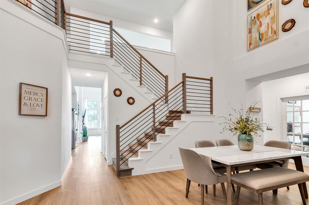 1613 Thunderbird Drive