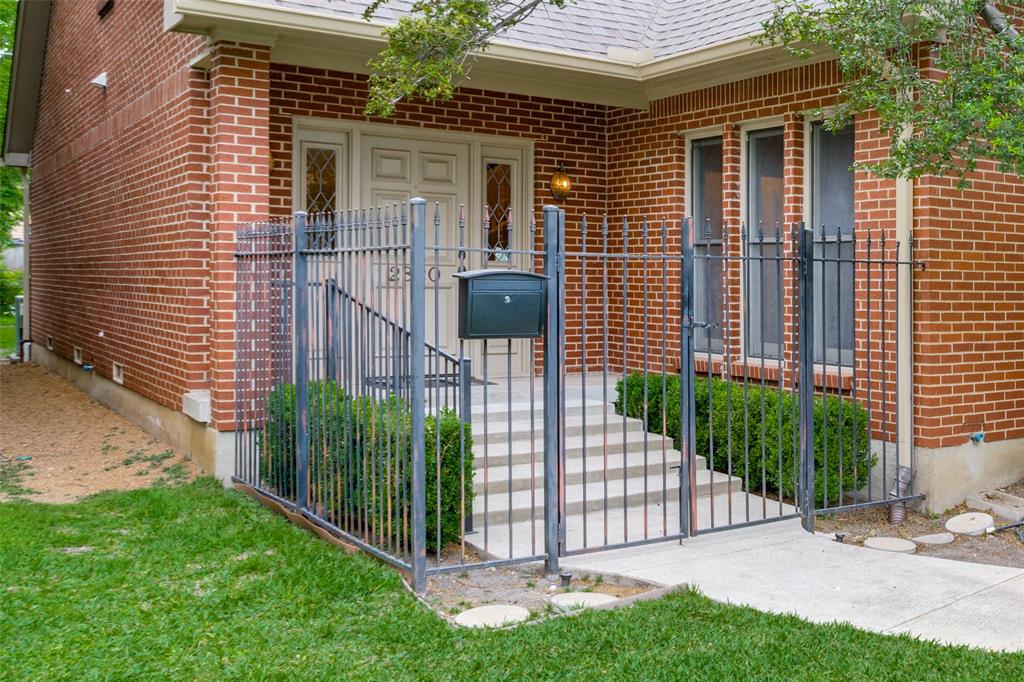 Summitt Lawn - Residential