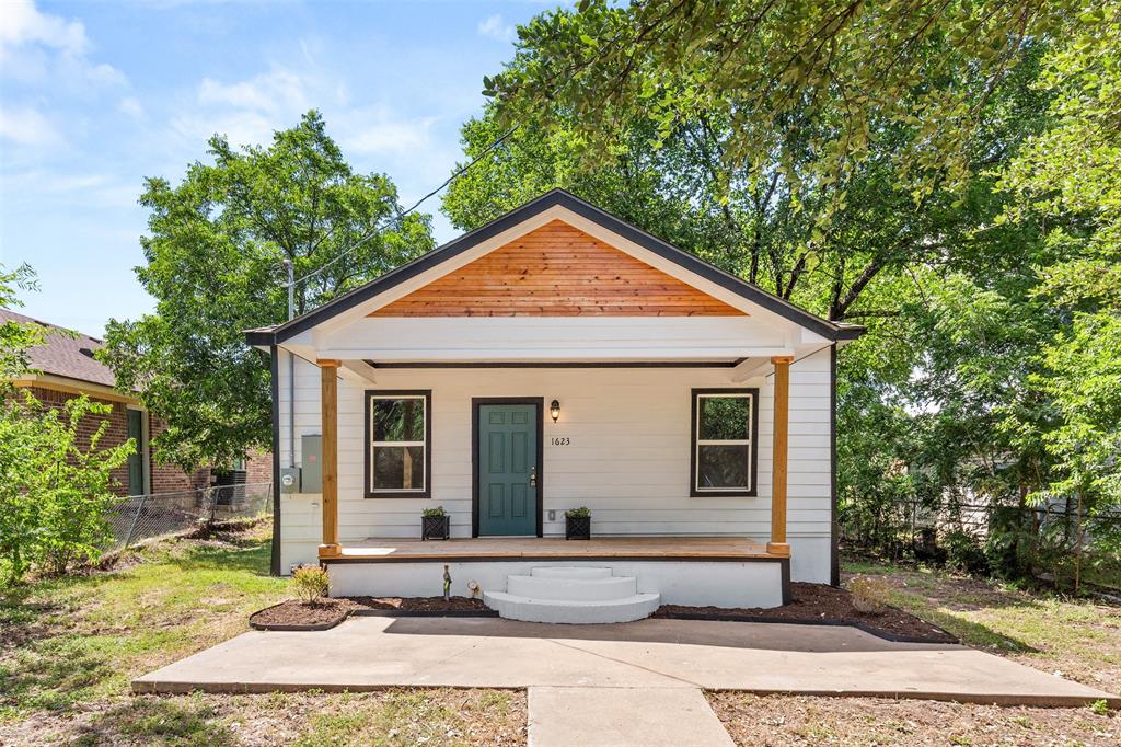 Photo 1 of 31 — 1623 Burnett Avenue, Waco, TX 76706