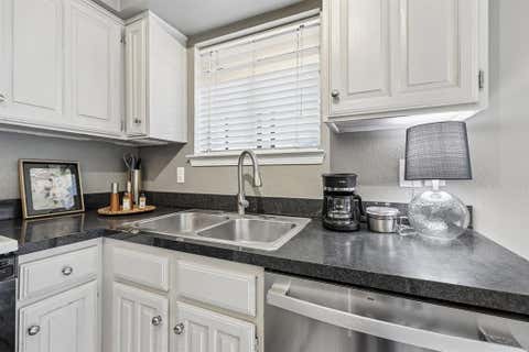 Tiny photo for 5200 Martel Avenue #24B, Dallas, TX 75206 (MLS # 21341348)