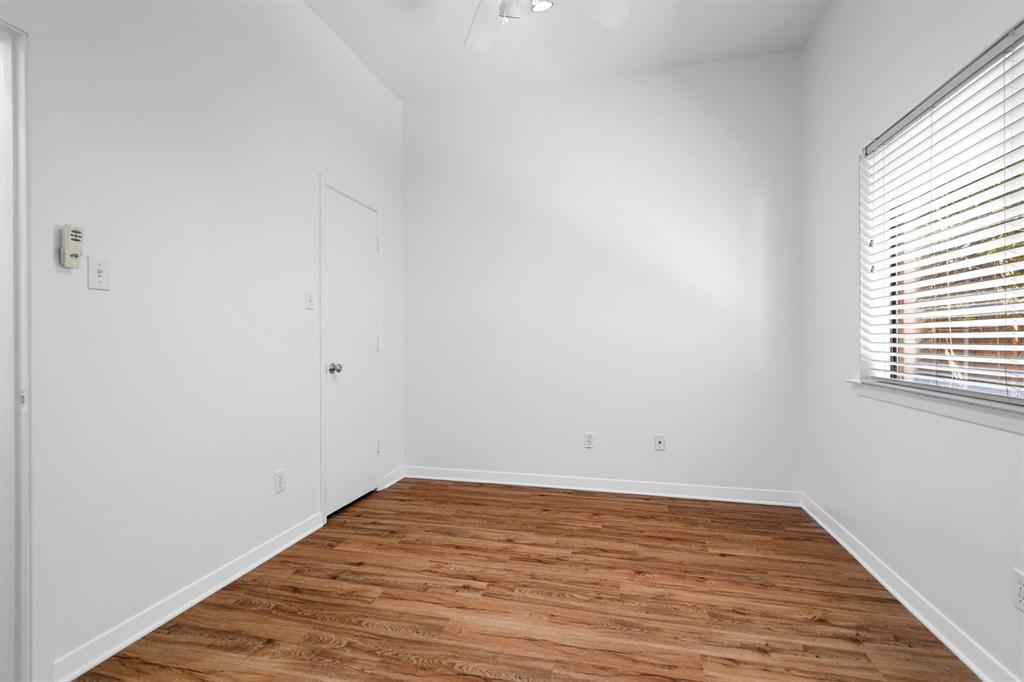 Holland Ave Condo 4031 - Residential