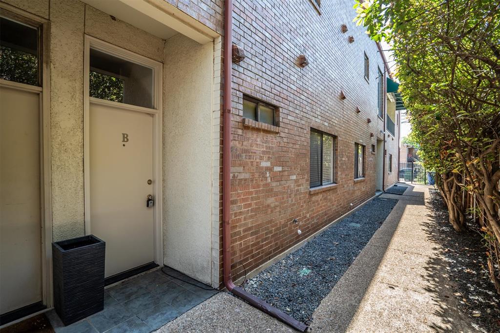 Holland Ave Condo 4031 - Residential