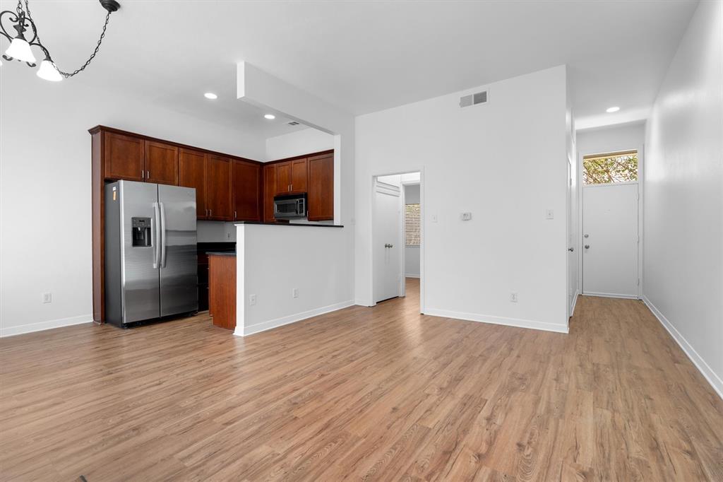 Holland Ave Condo 4031 - Residential