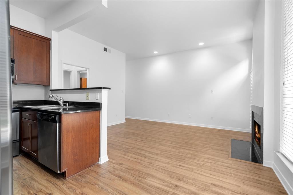 Holland Ave Condo 4031 - Residential