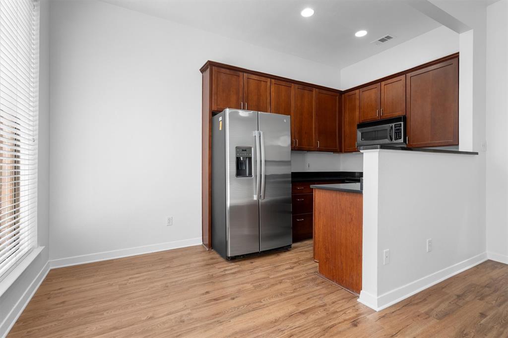 Holland Ave Condo 4031 - Residential