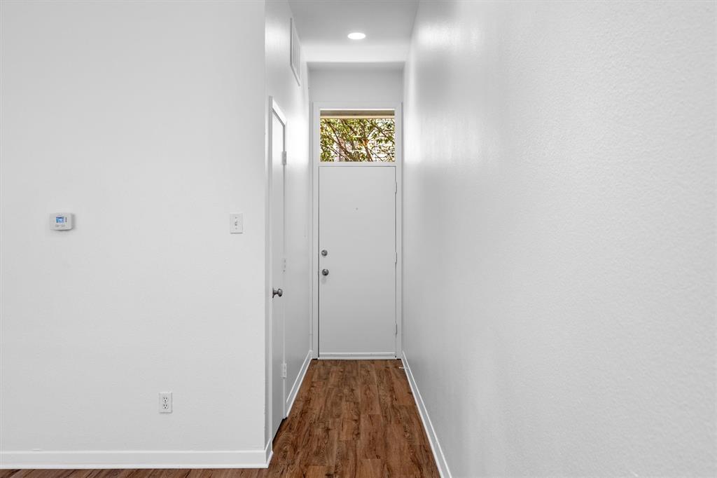 Holland Ave Condo 4031 - Residential