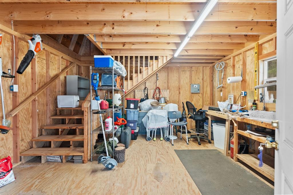 MINEOLA - Residential