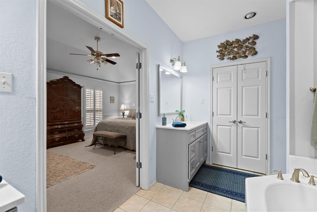 MINEOLA - Residential