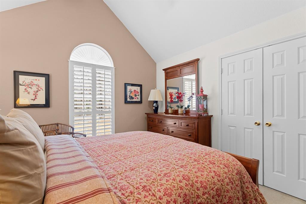 MINEOLA - Residential