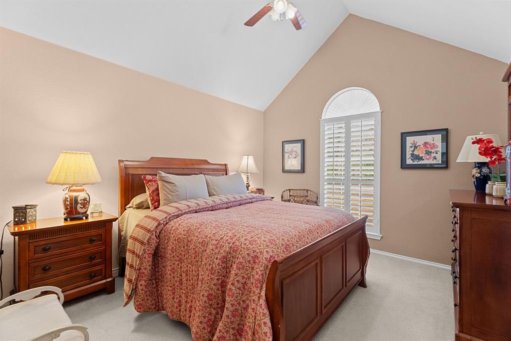 MINEOLA - Residential