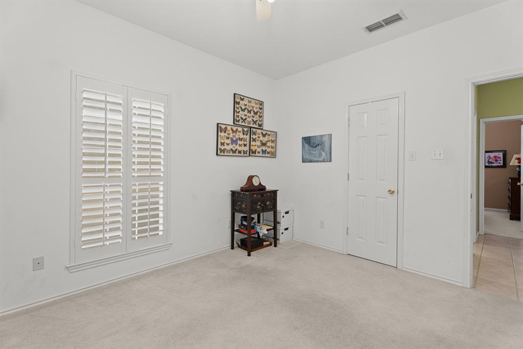 MINEOLA - Residential