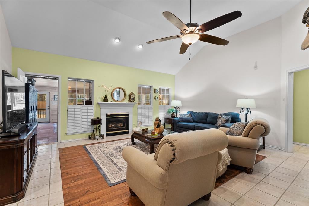 MINEOLA - Residential