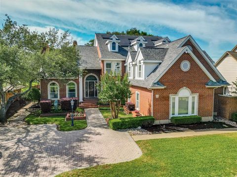 Photo of 32 Victoria Drive, Rowlett, TX 75088 (MLS # 21262532)