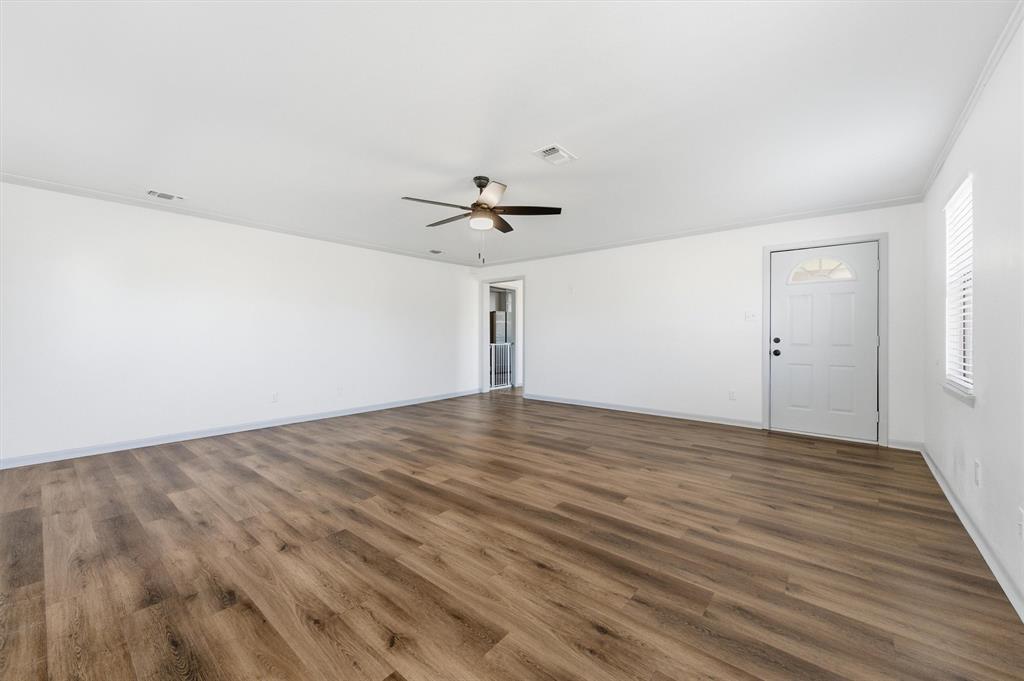 2805 Rex Cruse Drive