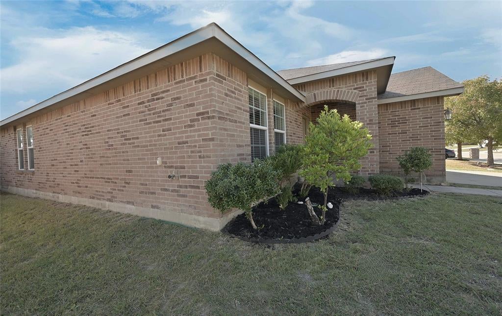 Photo of 317 Chalkstone Drive, Fort Worth, TX 76131 (MLS # 21419027)