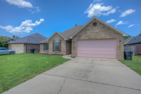 Photo of 340 Avondale Lane, Bossier City, LA 71112 (MLS # 21396455)