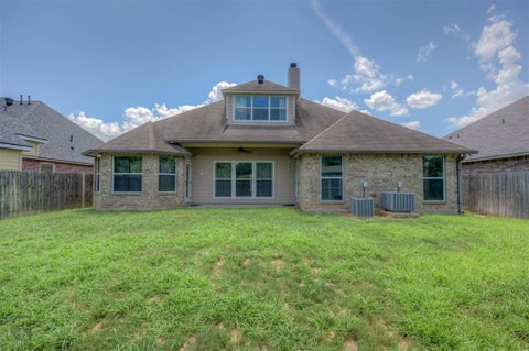 Tiny photo for 340 Avondale Lane, Bossier City, LA 71112 (MLS # 21396455)