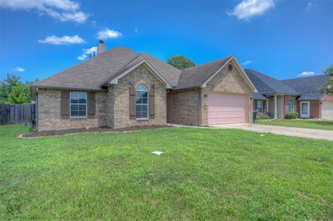 Tiny photo for 340 Avondale Lane, Bossier City, LA 71112 (MLS # 21396455)