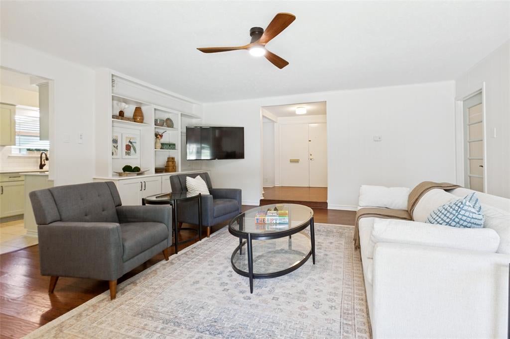 1905 Deep Valley Drive
