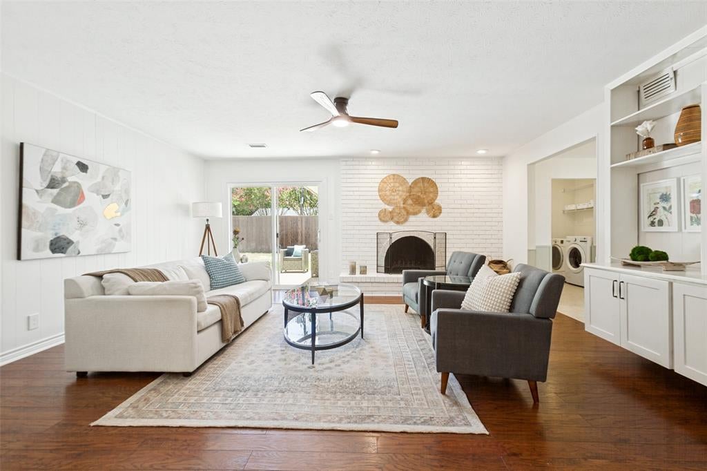 1905 Deep Valley Drive