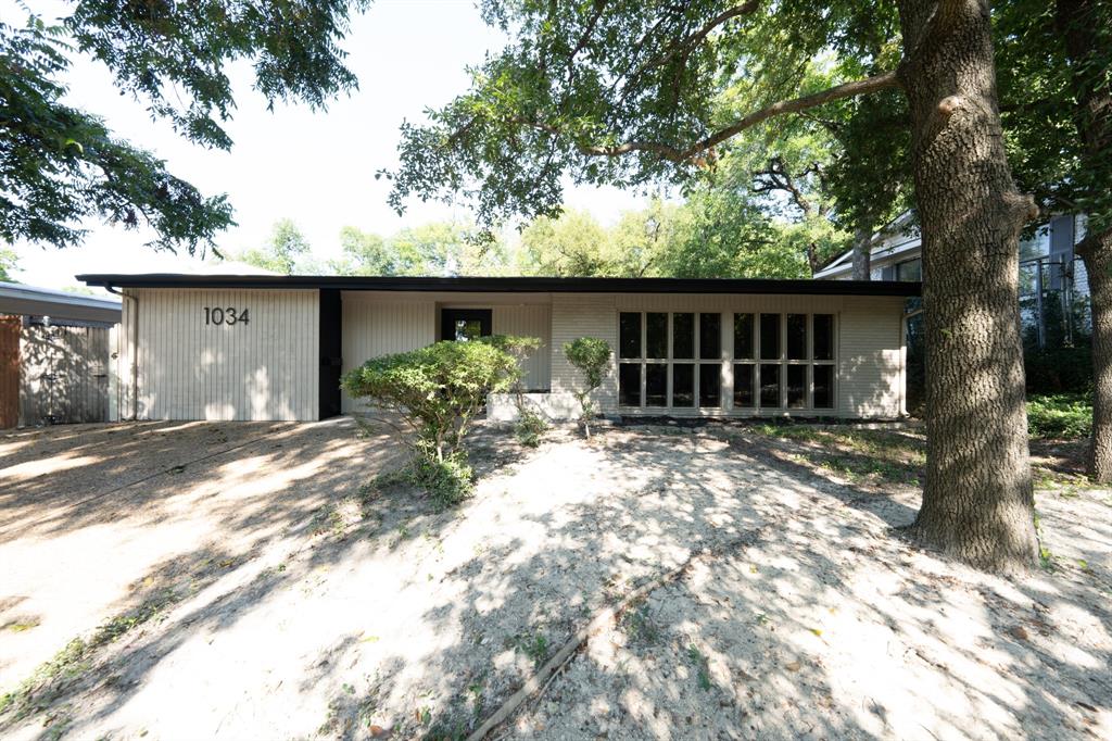 1034 Tipperary Drive