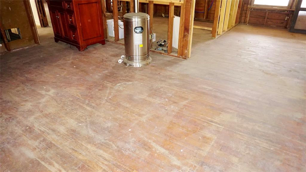 COUNTRY ESTATES - Residential