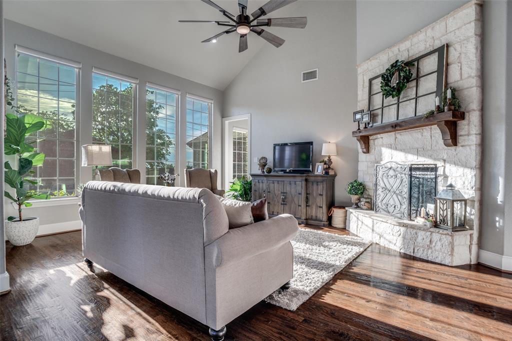 810 Moss Glen Drive
