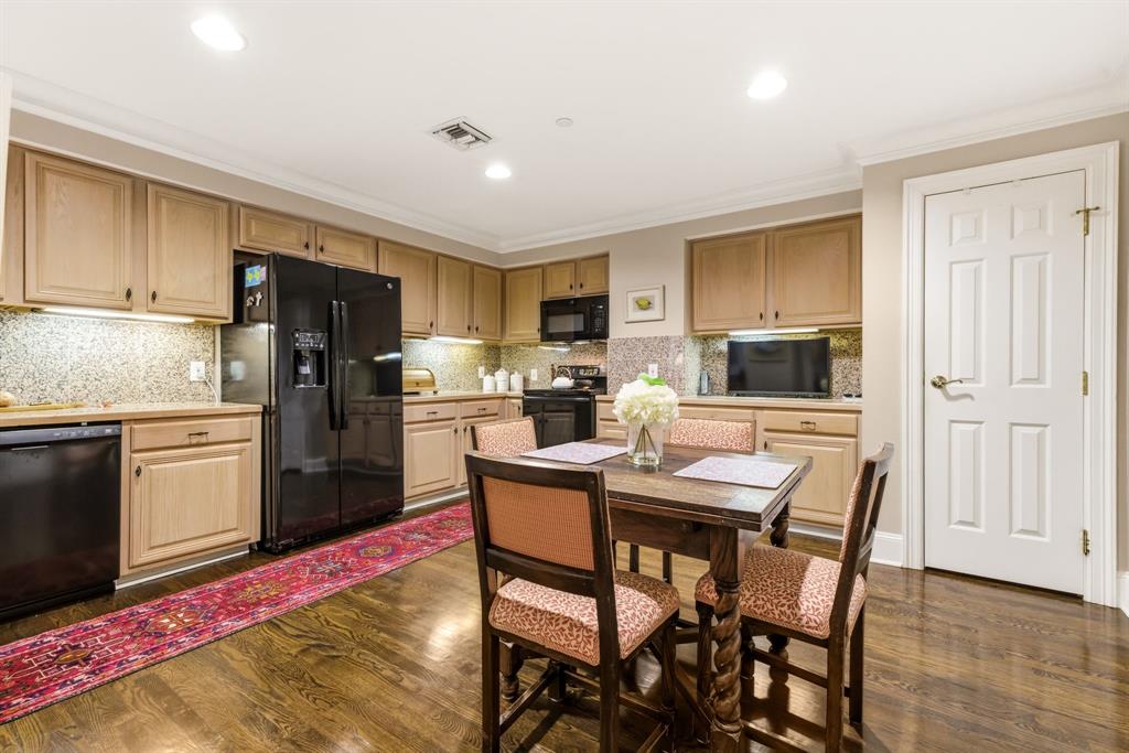CRESTPARK - Residential