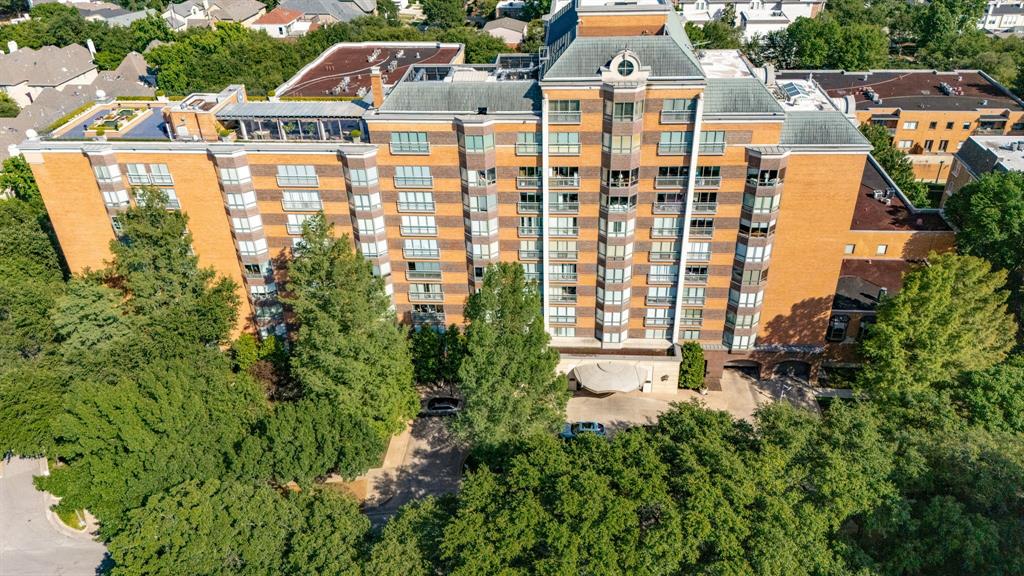 CRESTPARK - Residential