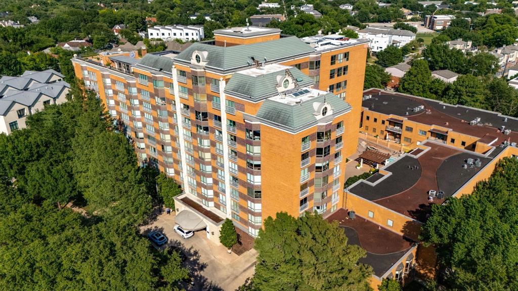 CRESTPARK - Residential